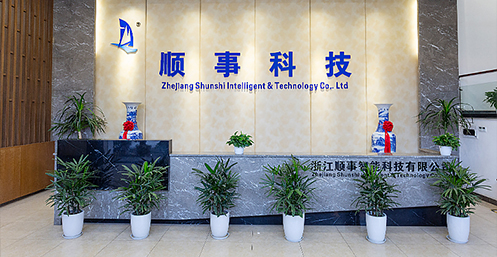 Tá ár Láithreán Gréasáin Ar Líne!